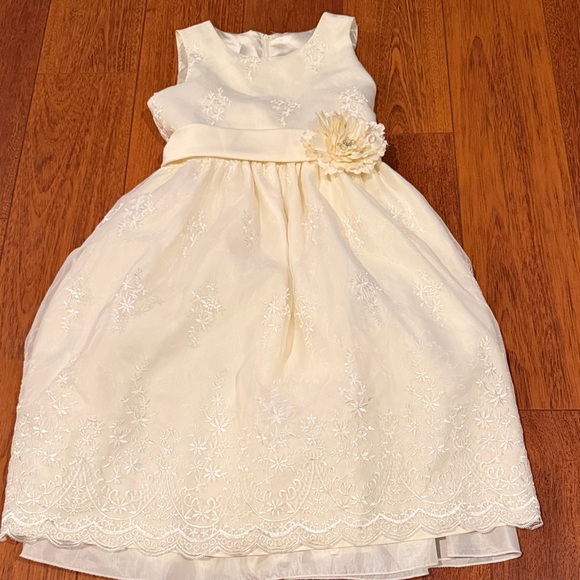 amrican pricess Other - American Princess Ivory Floral Dress